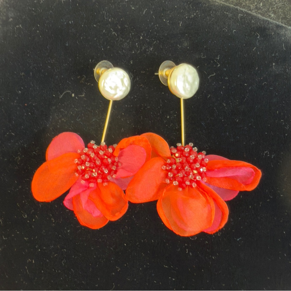 CAMILA COELHO Vibrant Pink and Red Floral Earrings NWOT - Picture 2 of 6